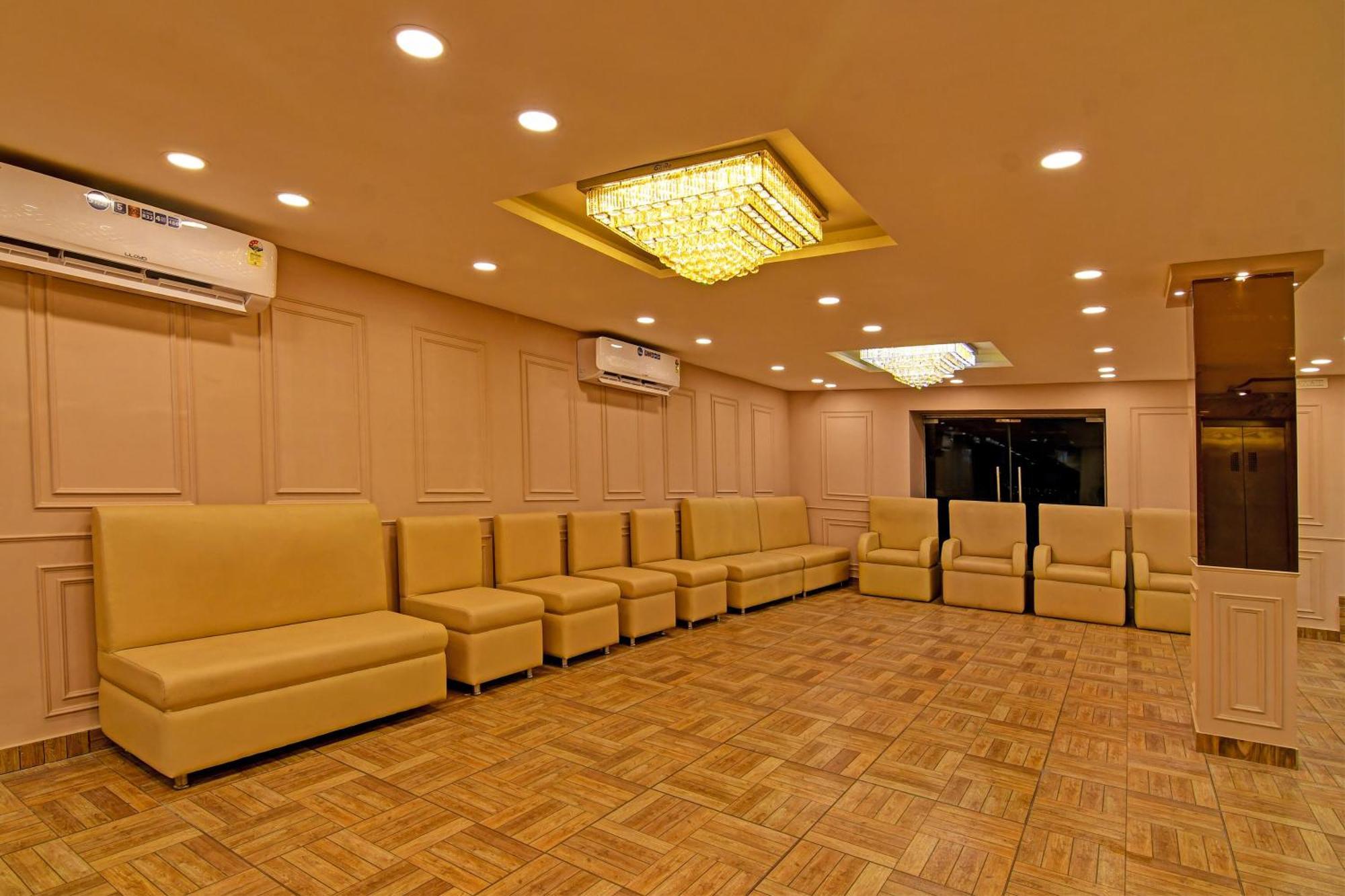 Townhouse Refresh Hotel Kolkata Exterior photo