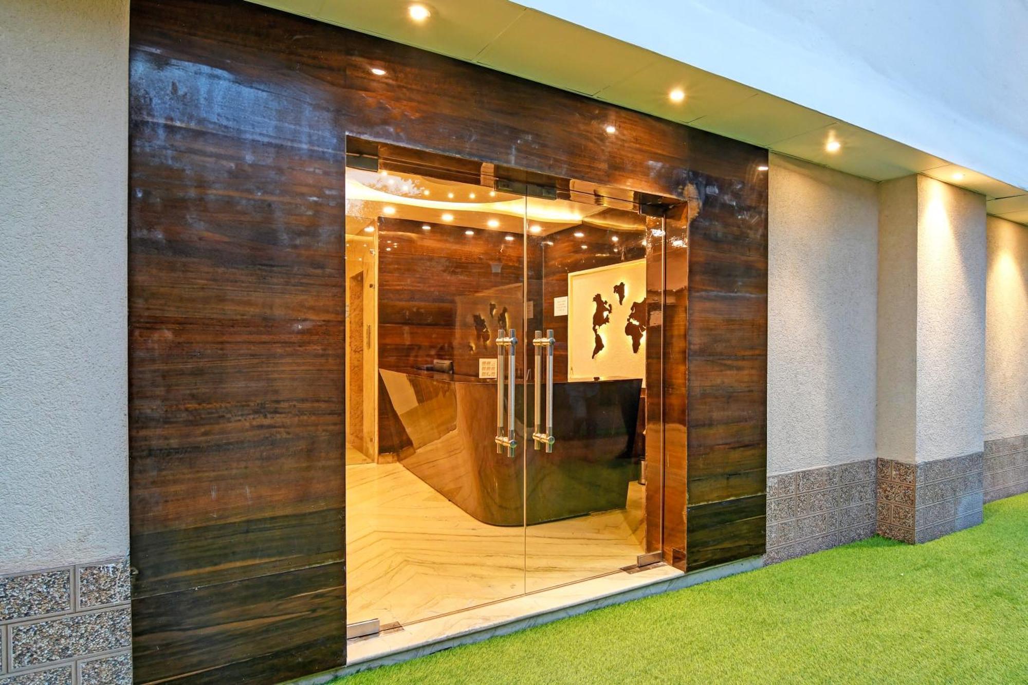 Townhouse Refresh Hotel Kolkata Exterior photo
